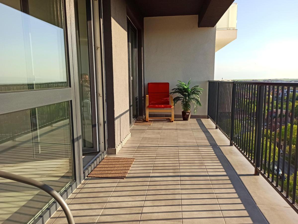 Summer Haven - Self Check-In & Parking Lot, Primashops&Lotus Oradea Exterior photo